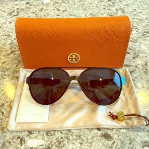 Tory Burch Black Pilot Sunglasses